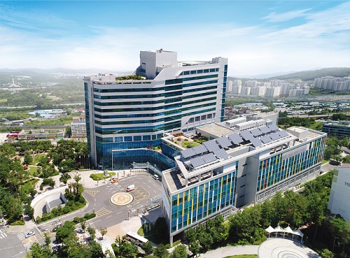 서울의료원이 올해도 지역거점공공병원 운영평가에서 부문별 좋은 평가를 받아 1위에 선정됐다.