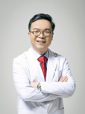 Dr. Min Soo Park, Chief Director at Seoul ND Clinic and Public Affairs Director at Korean Academy of Aesthetic Medicine
