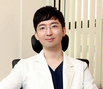 Dr. Hye Chan Jeon, head doctor of The Seoul Dermatology