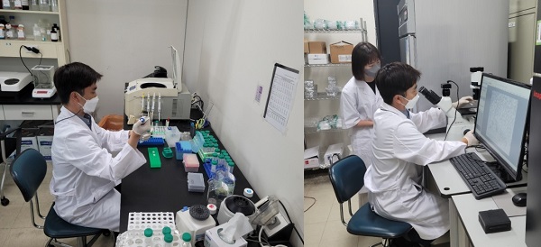 Tiến sĩ Kim Dae Kwan sử dụng máy li tâm và bio kit cho kí giả thấy nhân tử liên quan đến tái sinh tế bào được chiết xuất hoạt động và hình dạng phân loại máu.