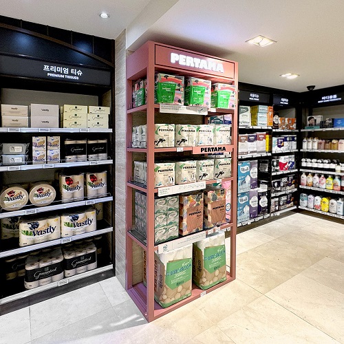 'Pertama' toilet paper, following its supply to luxury hotels, has now entered the Lotte Department Store Bundang branch, allowing the product to reach a broader range of consumers.