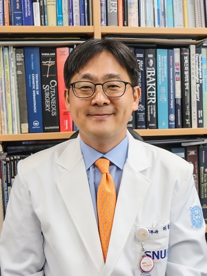 Prof. Chang-hun Huh, M.D., Ph.D., Department of Dermatology, Seoul National University Bundang Hospital