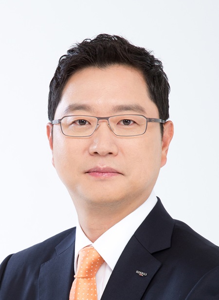 윤웅섭 일동제약 대표이사 부회장이 한국제약바이오협회 제16대 이사장으로 선임됐다.